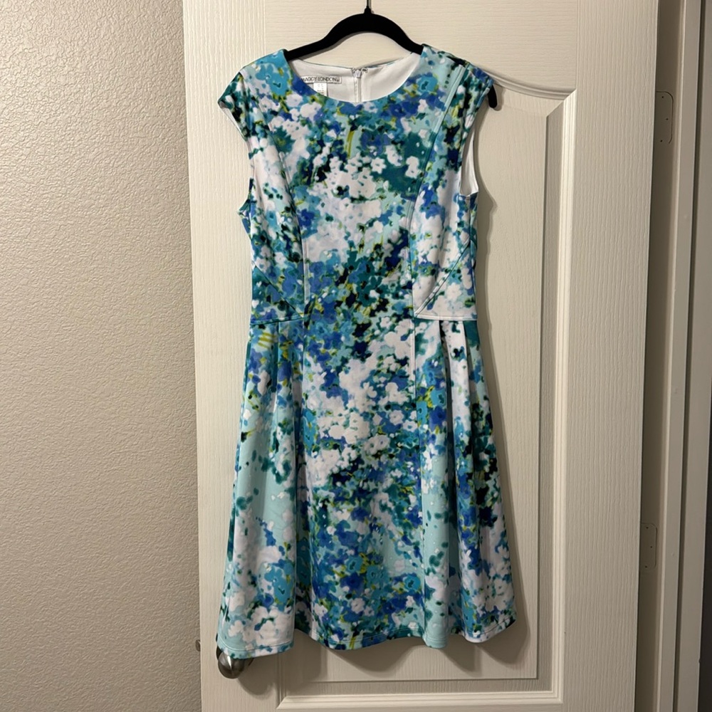 Maggy London US 8 patterned dress